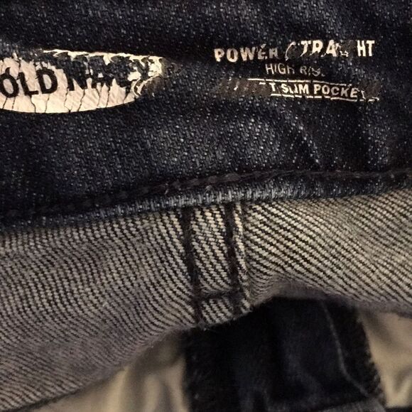 OLD NAVY POWER SLIM STRAIGHT DISTRESSED DARK WASH JEANS - Picture 6 of 7